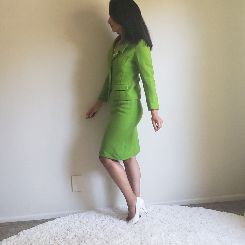 1960s 1970s Vintage Apple Green Wool Skirt Blazer Set Bonwit Tellers - Picture 5 of 11